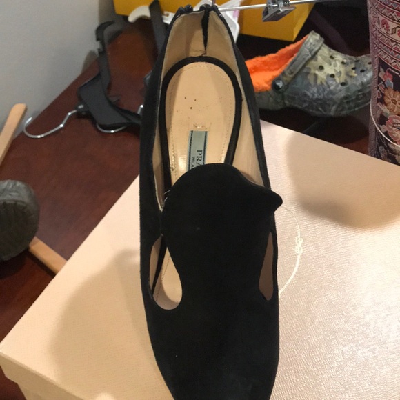 Prada - Picture 2 of 2